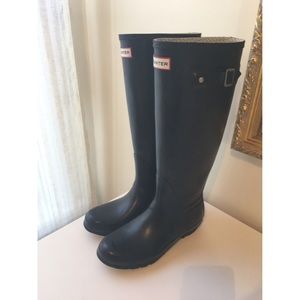 Hunter Rain Boots, Tall Black, Women’s 8 (Men’s 7)